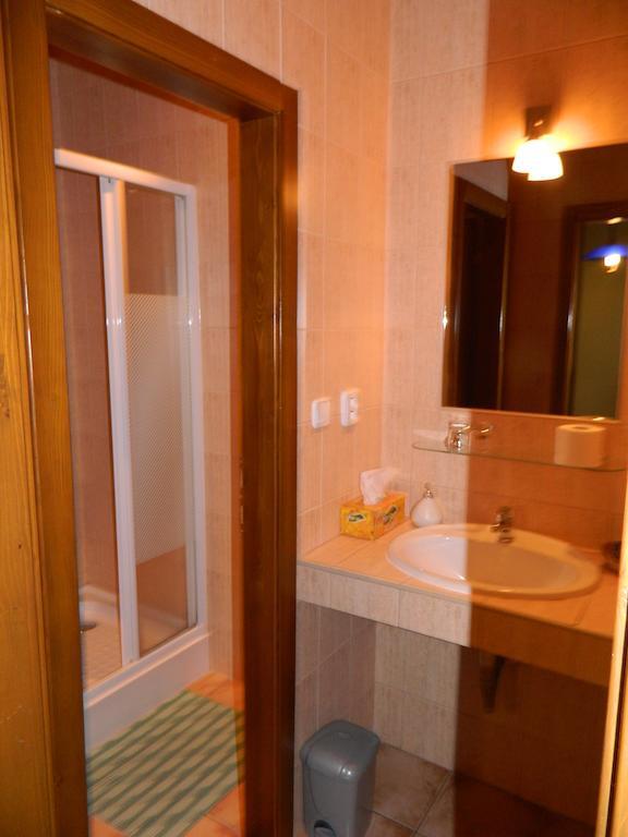 Hotel Slnecny Dvor Michalovce Chambre photo