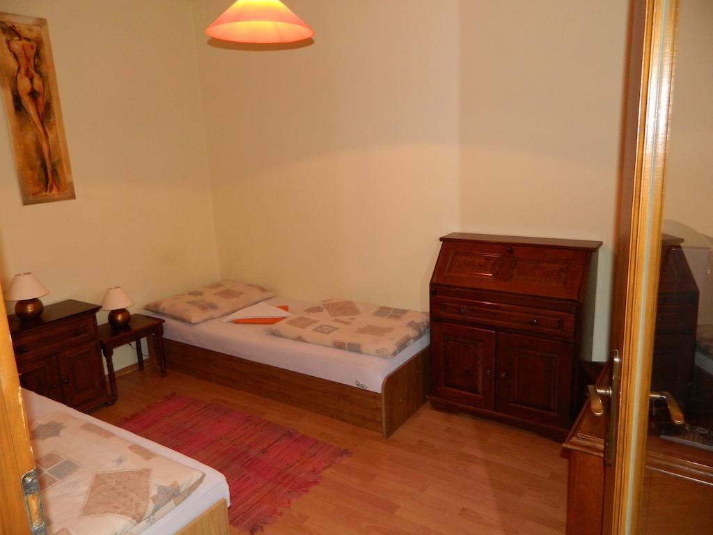 Hotel Slnecny Dvor Michalovce Chambre photo