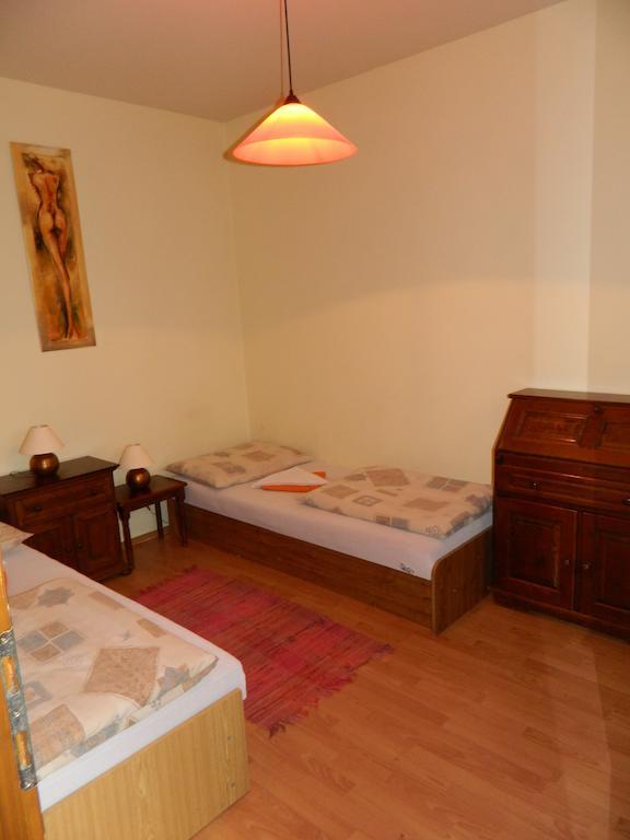 Hotel Slnecny Dvor Michalovce Chambre photo