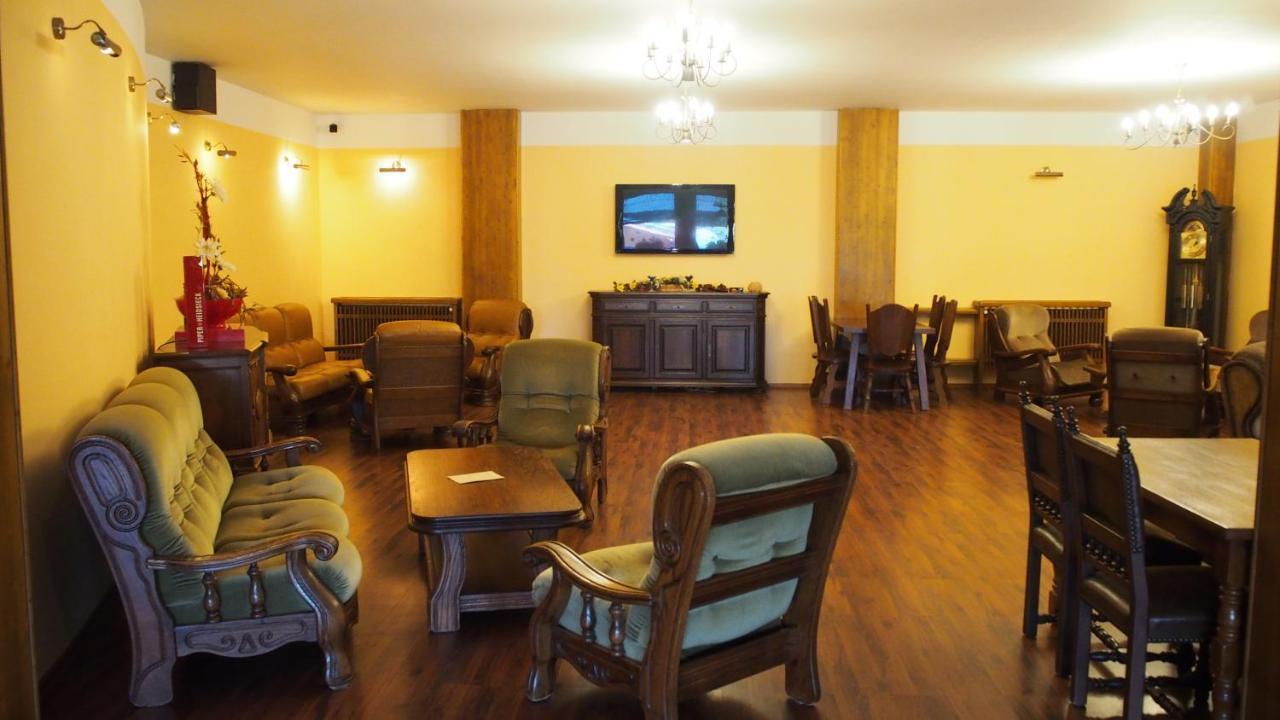 Hotel Slnecny Dvor Michalovce Extérieur photo